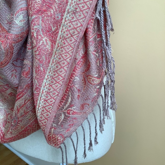 PASHMINA Taupe/Red Paisley Shawl with Fringe - Picture 6 of 11